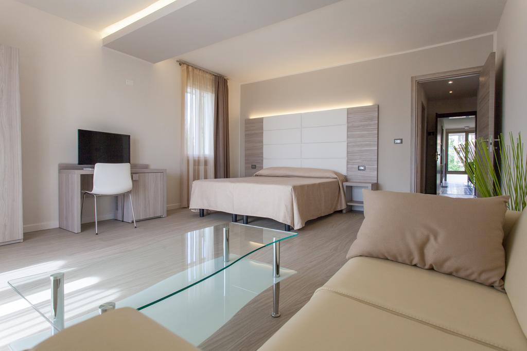 Hotel Gardenia & Villa Charme Adults Friendly 4Star Service 바르돌리노 외부 사진