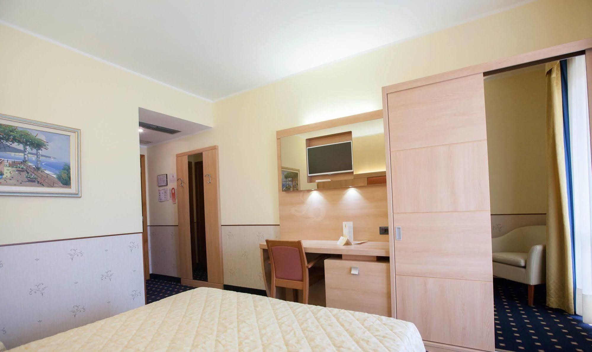 Hotel Gardenia & Villa Charme Adults Friendly 4Star Service 바르돌리노 외부 사진